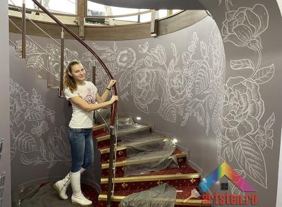 Роспись стен в ресторане на лестнице АР Деко в СПб